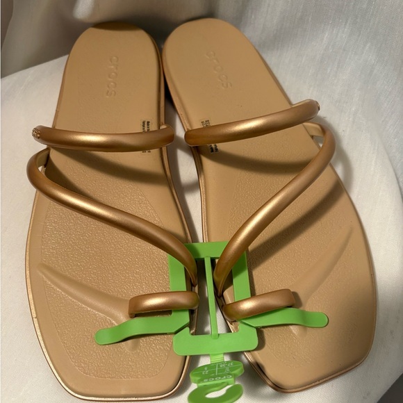 NWT Crocs Miami Toe Loop Women's Sandals - Gold Size 7 - Picture 7 of 10